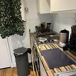 Amazing Studio In Shepred Bush